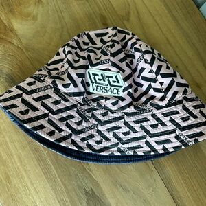 Versace La Greca Printed Nylon Reversible Bucket Hat Pink